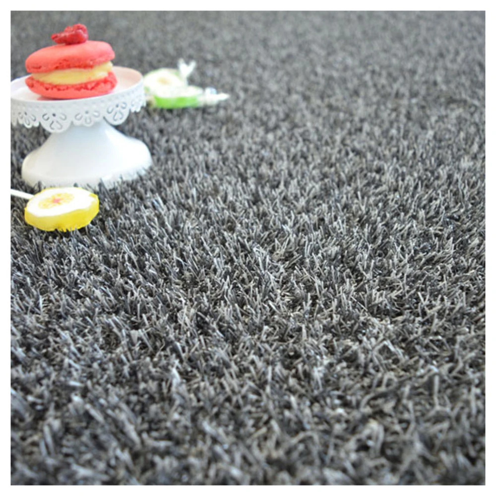 Gazon Synthétique Happy Party - Couleur Gris Foncé - Classé Feu - 20mm - 2m X 25ml 1 Gazon Synthétique Happy Party - Couleur Gris Foncé - Classé Feu - 20mm - 2m X 25ml